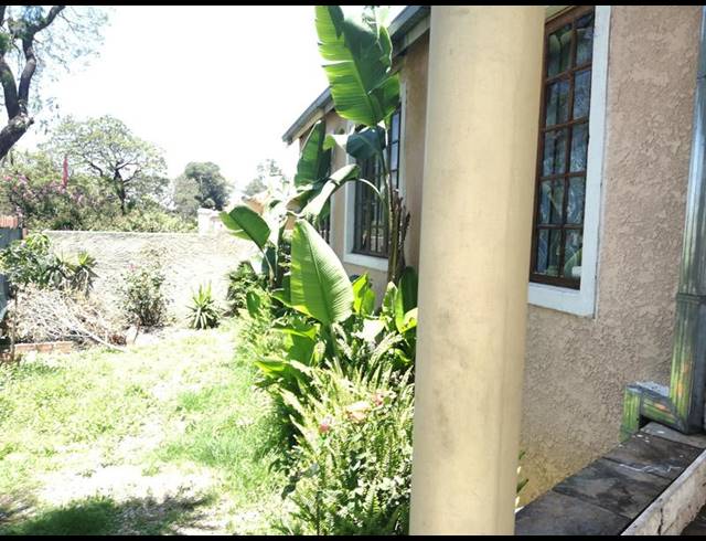 8 BEDROOM HOUSE FOR SALE IN BEZUIDENHOUT VALLEY